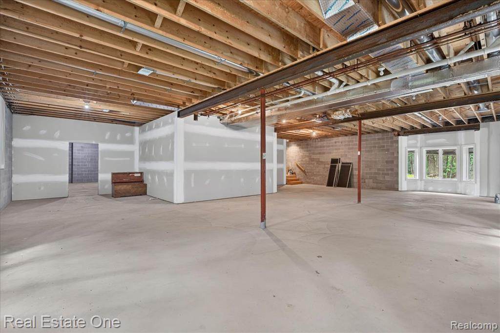 425 Courtney Road, Leonard, MI 48367 — Photo 56