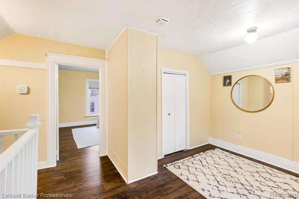 407 OAKLAND Street, Holly, MI 48442 — Photo 17