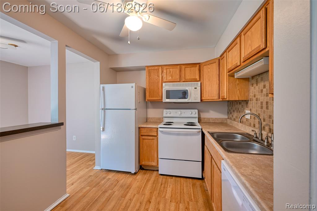 7592 Woodview Street, 4, Westland, MI — Photo 14