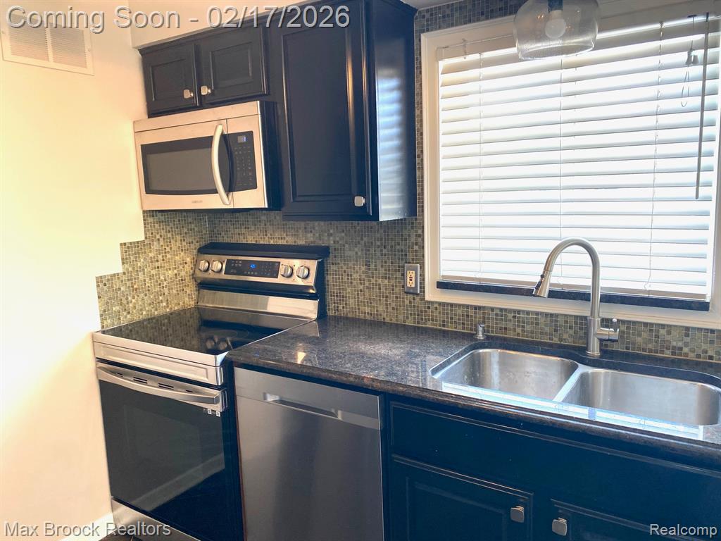 4815 Mansfield Avenue, Royal Oak, MI 48073 — Photo 15