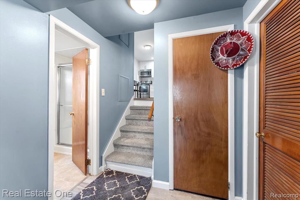 31817 Lafler Drive, Rockwood, MI — Photo 16