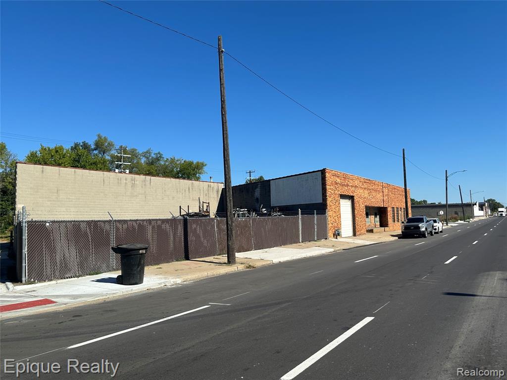 5431 E Davison Street E, Hamtramck, MI 48212 — Photo 10