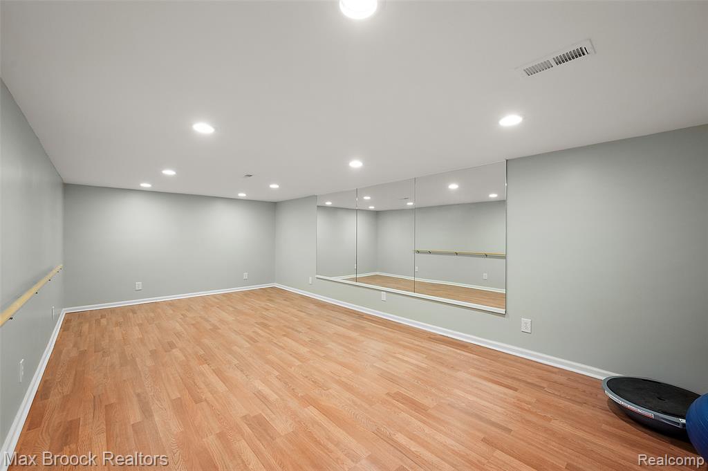 5175 Woodlands Drive, Bloomfield Hills, MI 48302 — Photo 27