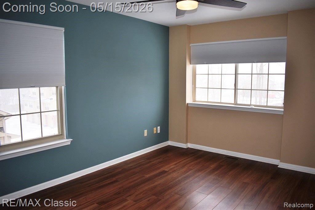 436 BOARDWALK Drive, Walled Lake, MI 48390 — Photo 17