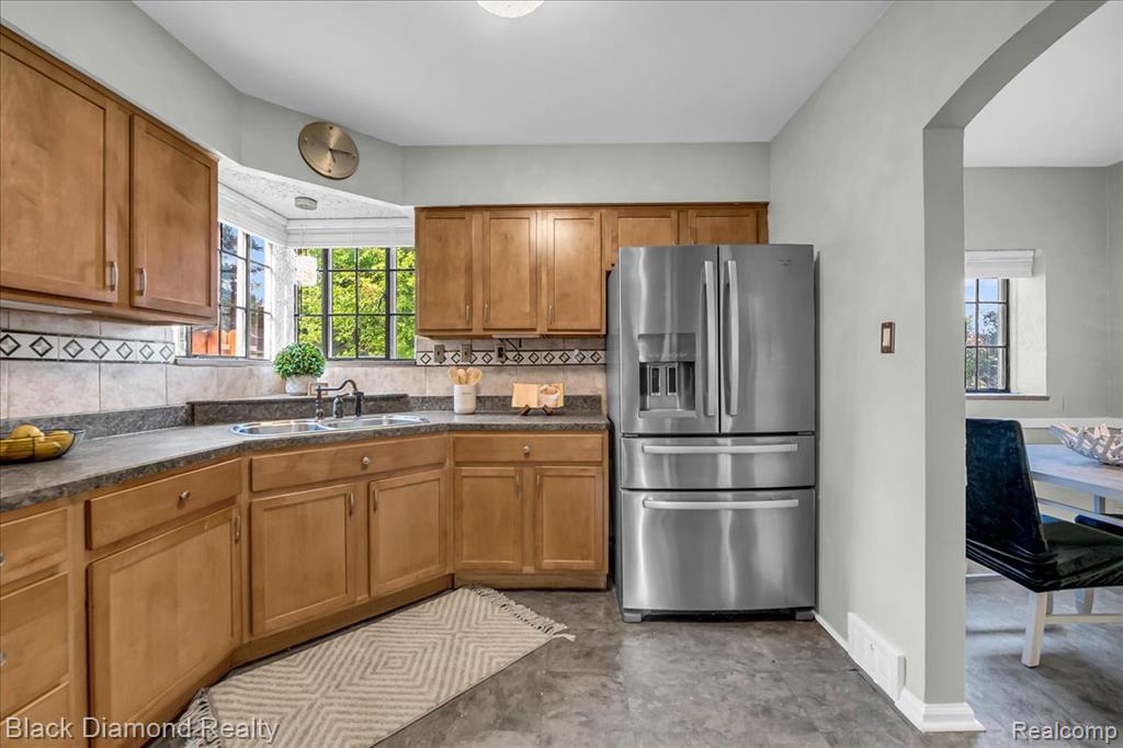 5500 Harvard Road, Detroit, MI 48224 — Photo 16