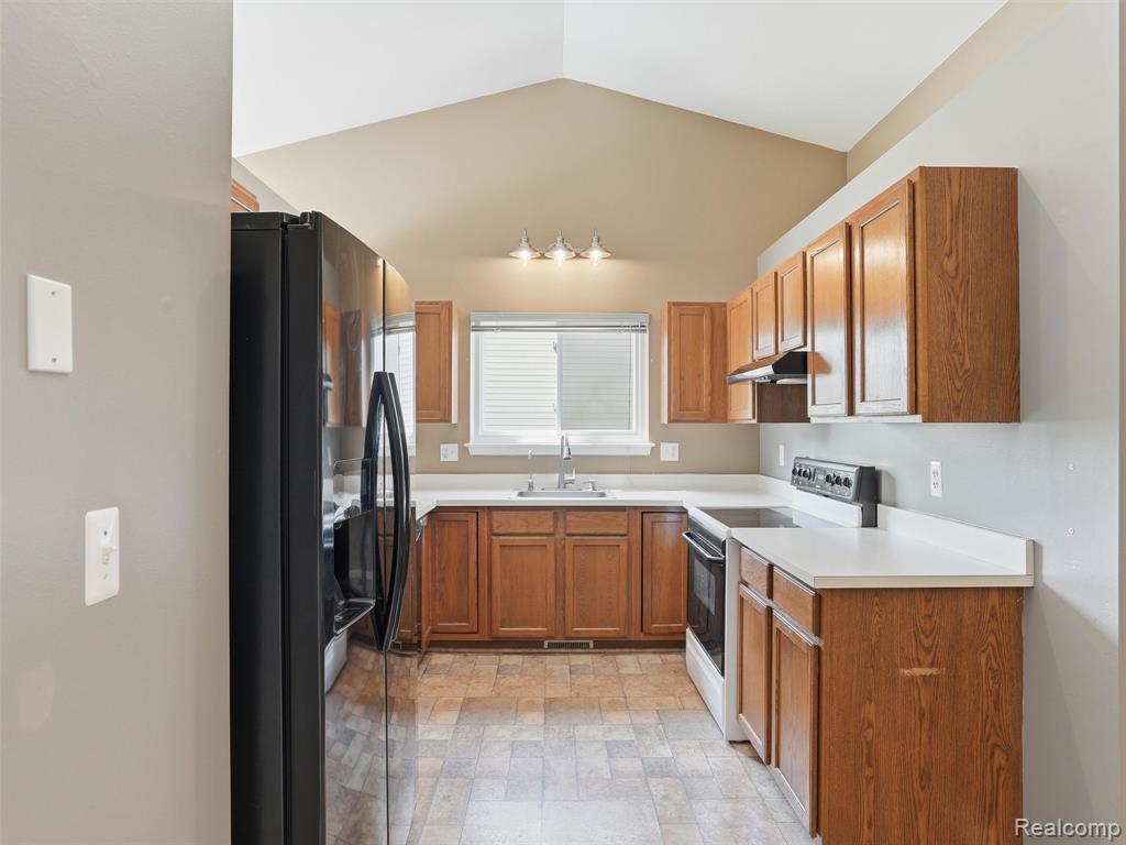 5837 Northridge Circle, Waterford, MI 48327 — Photo 17