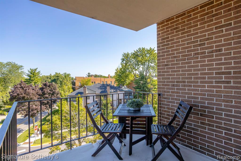 600 W Brown Street, 301, Birmingham, MI 48009 — Photo 10