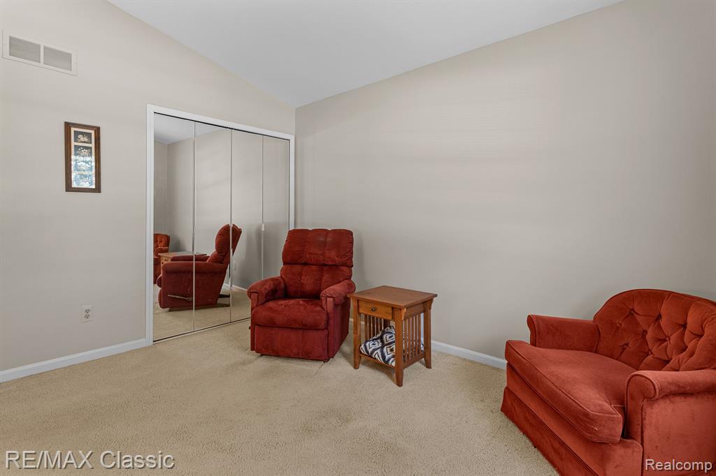 38360 Chessington, Farmington Hills, MI 48331 — Photo 21