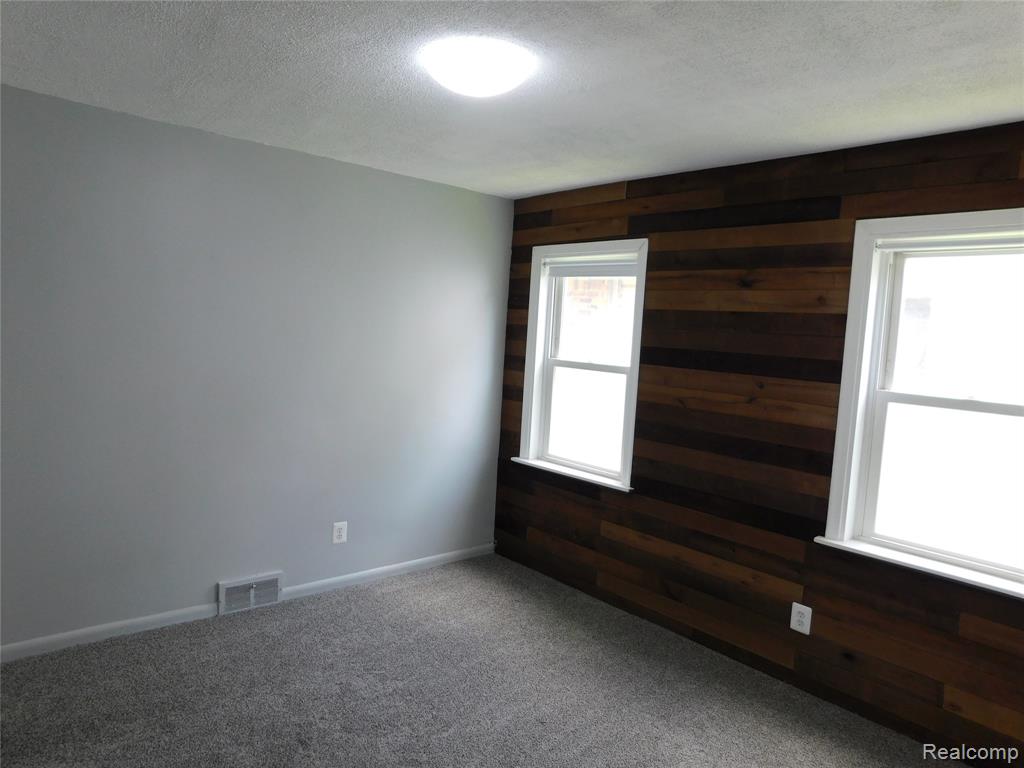 16740 College, Fraser, MI 48026 — Photo 14