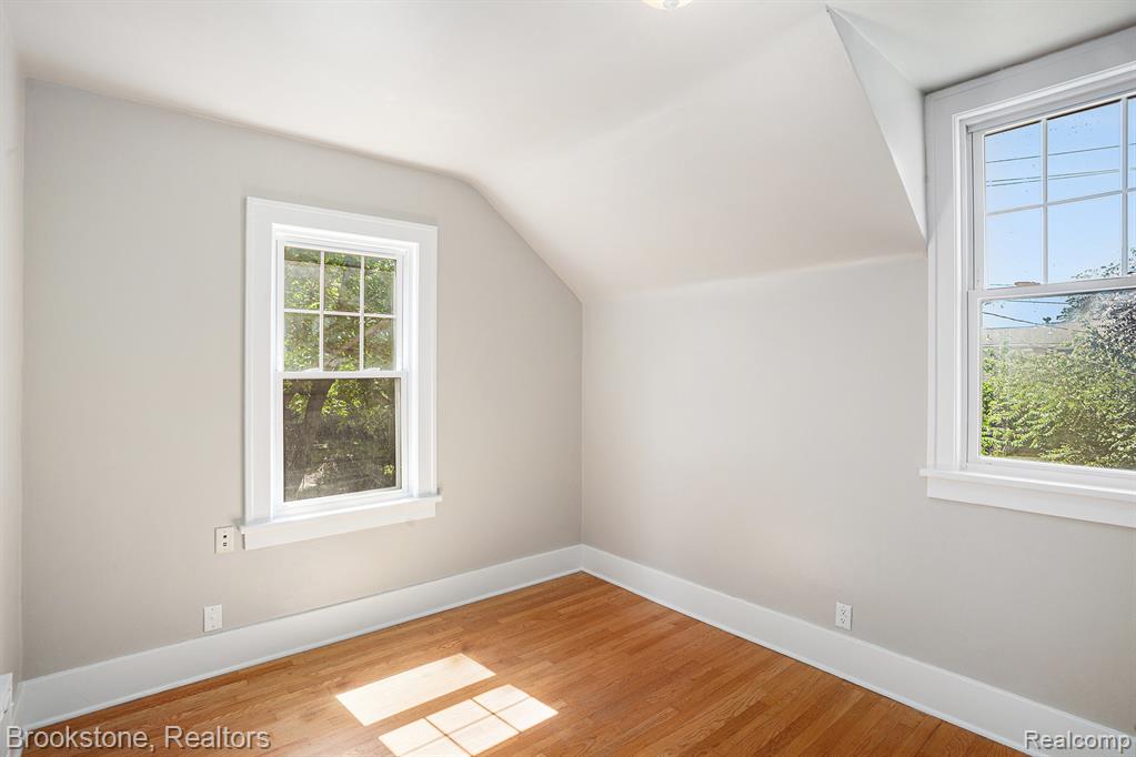 159 Alice Avenue, Bloomfield, MI 48302 — Photo 15