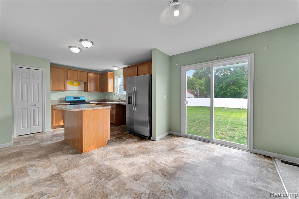 6027 Ravine Court, Ypsilanti, MI 48197 — Photo 15