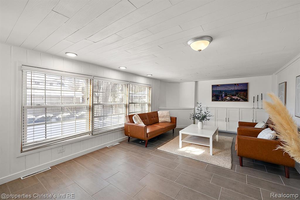 459 BOURNEMOUTH Circle, Grosse Pointe Farms, MI 48236 — Photo 26