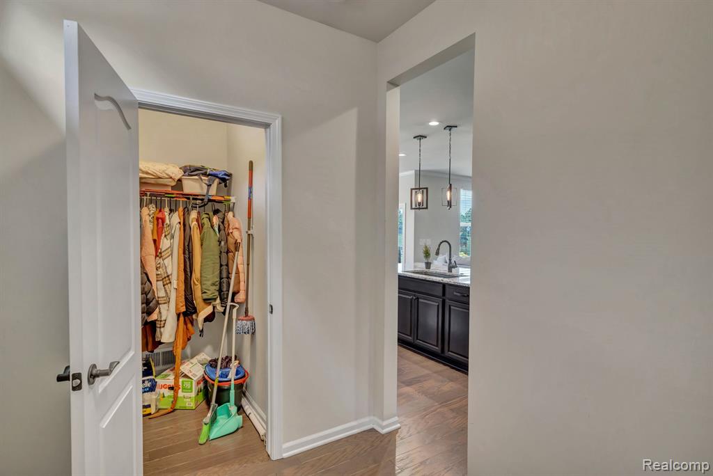 49746 SHORELINE Drive, Canton, MI 48187 — Photo 9