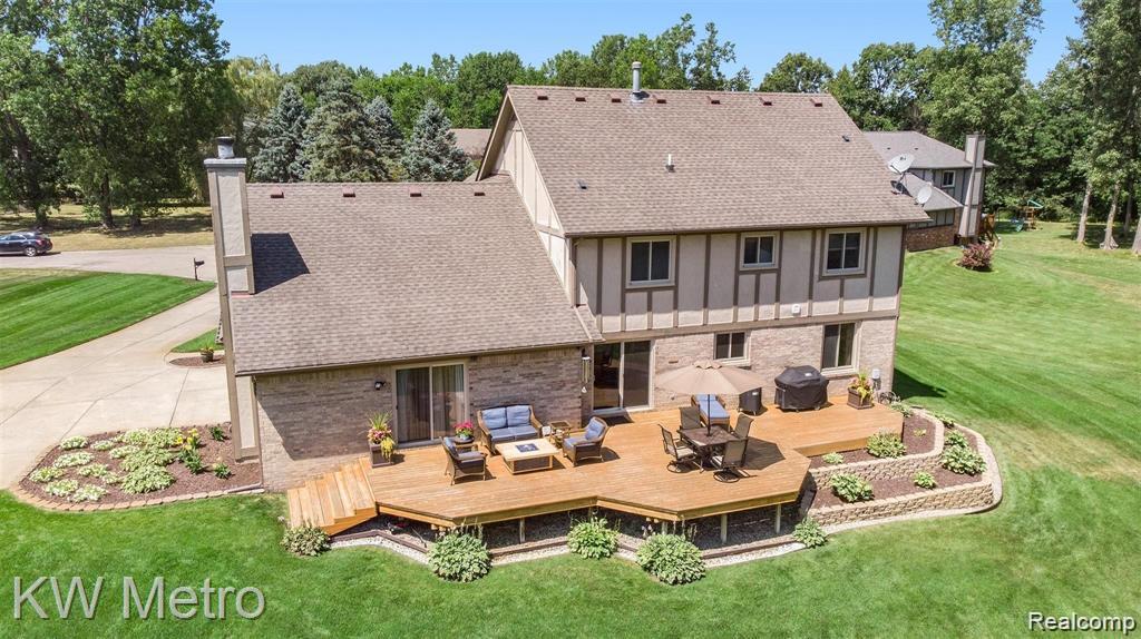 6886 Vail Court, Clarkston, MI 48348 — Photo 31