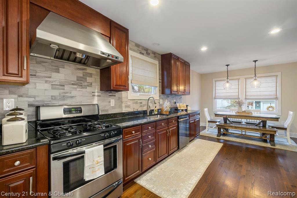 634 S HARVEY Street, Plymouth, MI 48170 — Photo 12