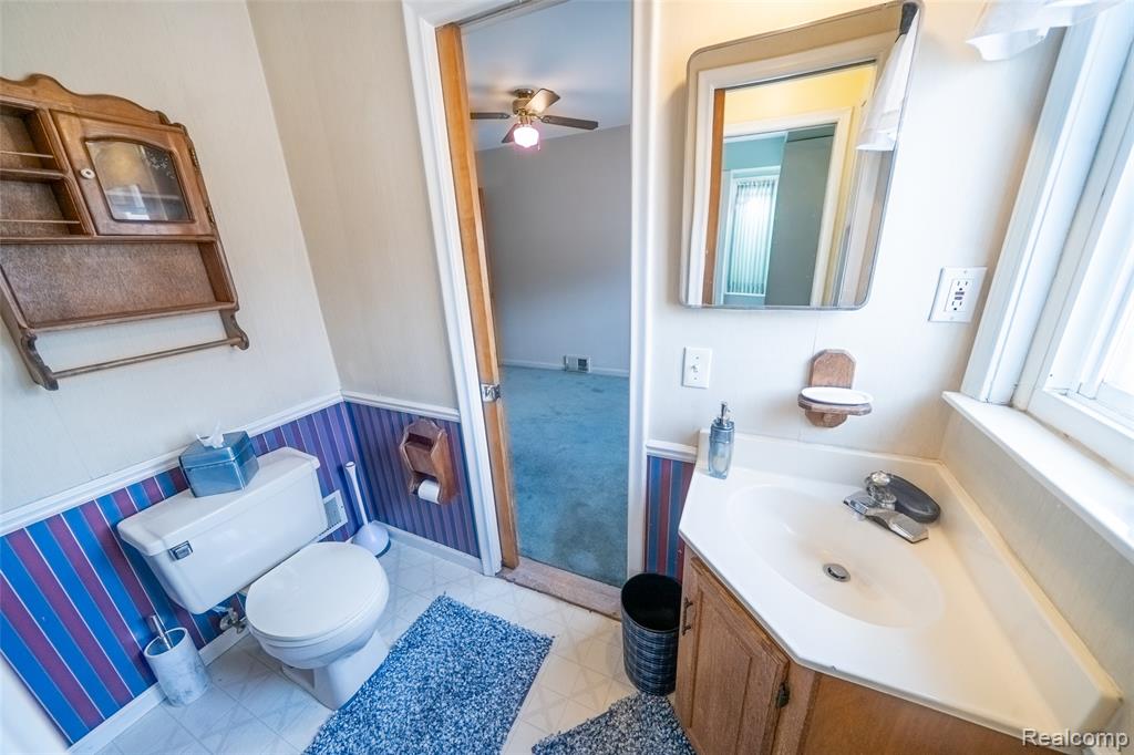 5247 Lyons Circle S, Warren, MI 48092 — Photo 42
