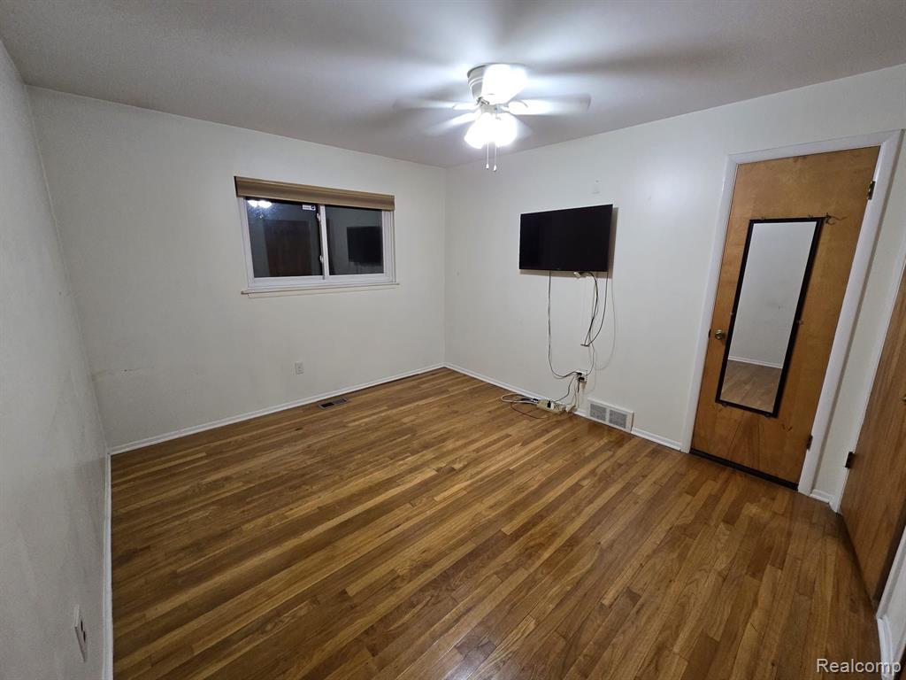 5054 CARNABY Drive, Troy, MI 48085 — Photo 14
