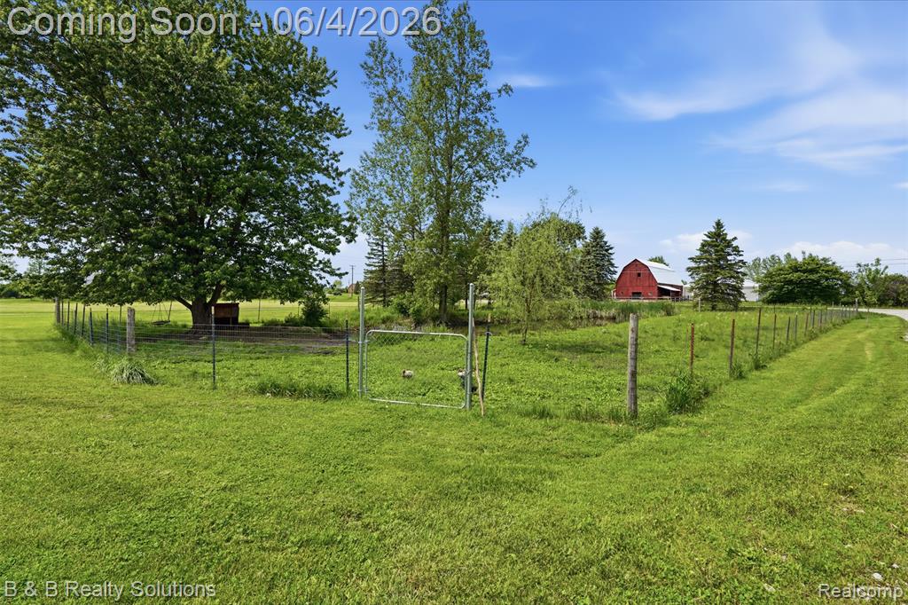 8820 Almont Road, Almont, MI 48003 — Photo 35