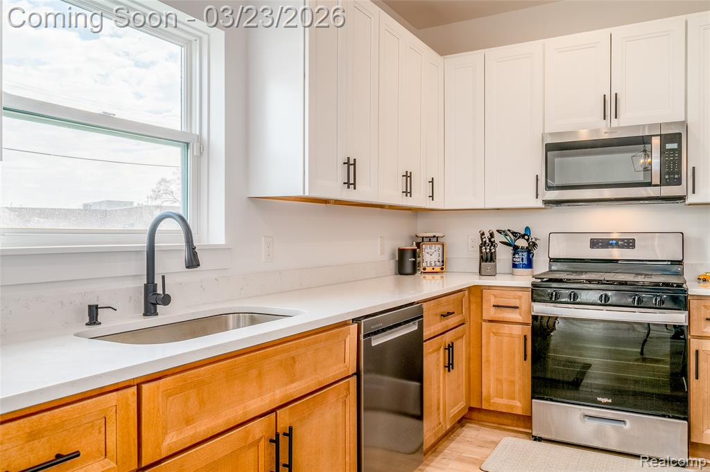 25800 Groveland, Roseville, MI 48066 — Photo 17