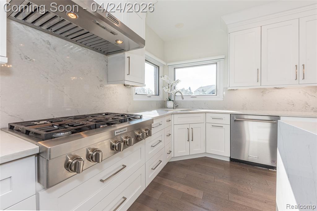45711 Bristol Circle, Novi, MI 48377 — Photo 20