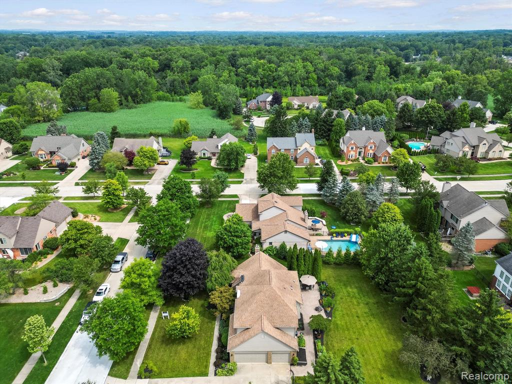 6792 PINE WAY Drive, Troy, MI 48098 — Photo 42
