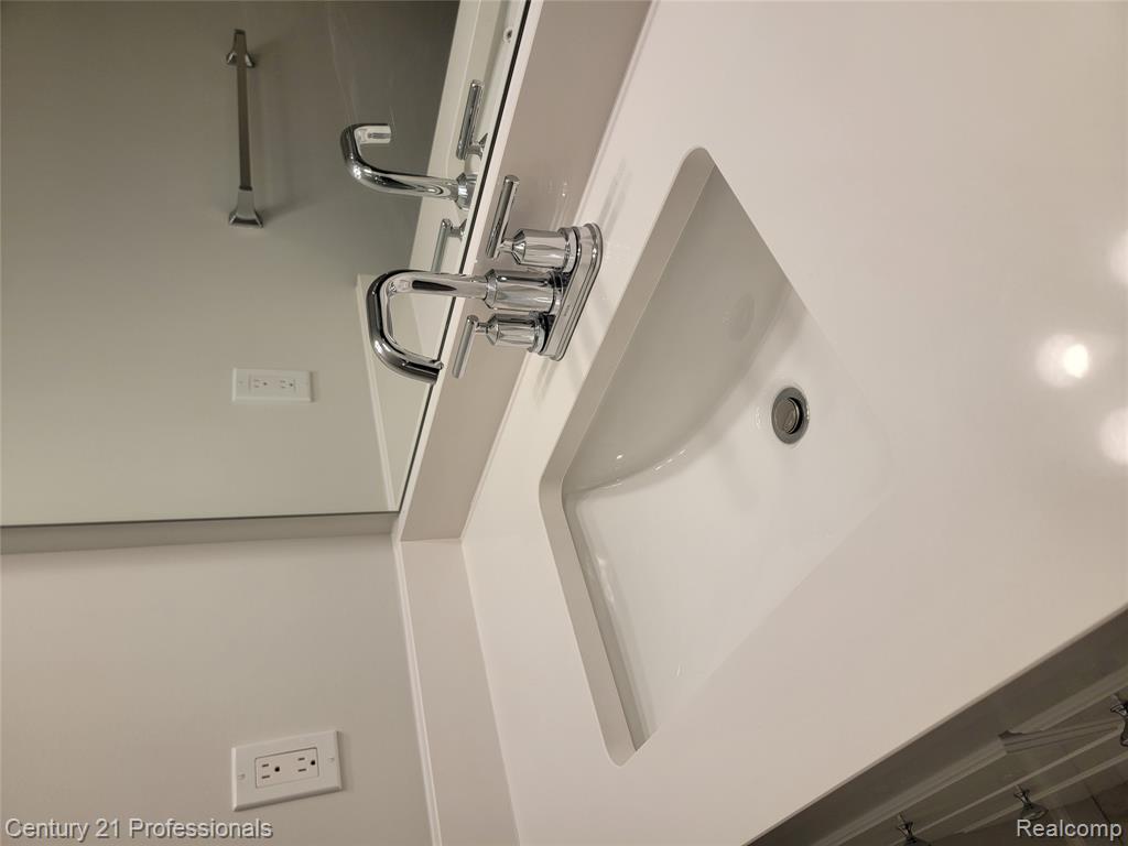 4813 Parkside Lane, Troy, MI 48085 — Photo 10