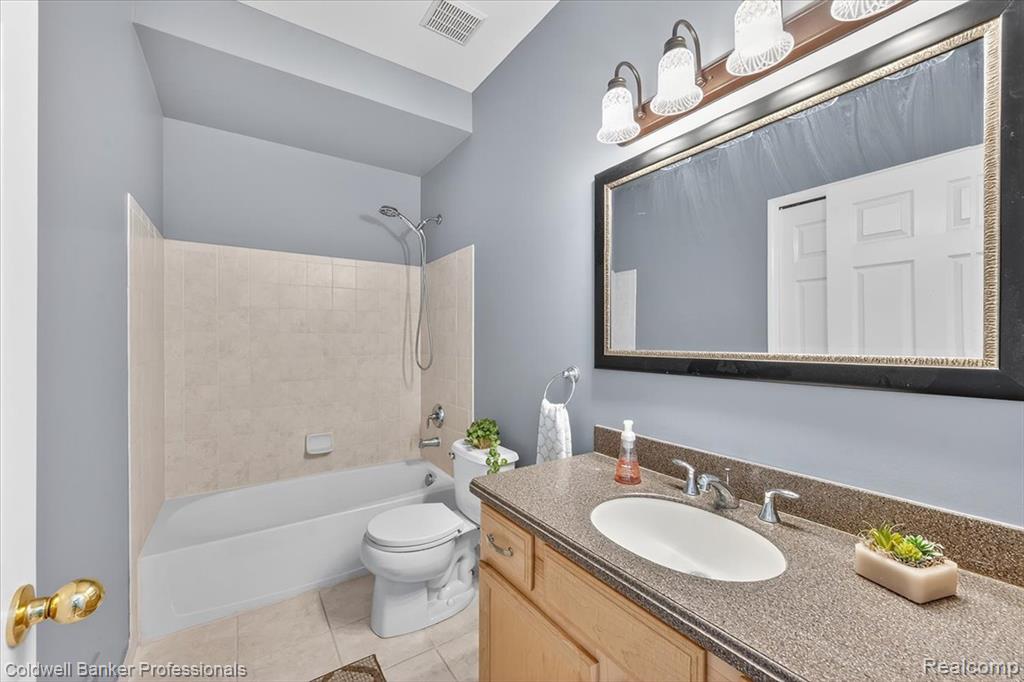 285 Stony Lake Drive, Oxford, MI 48371 — Photo 24