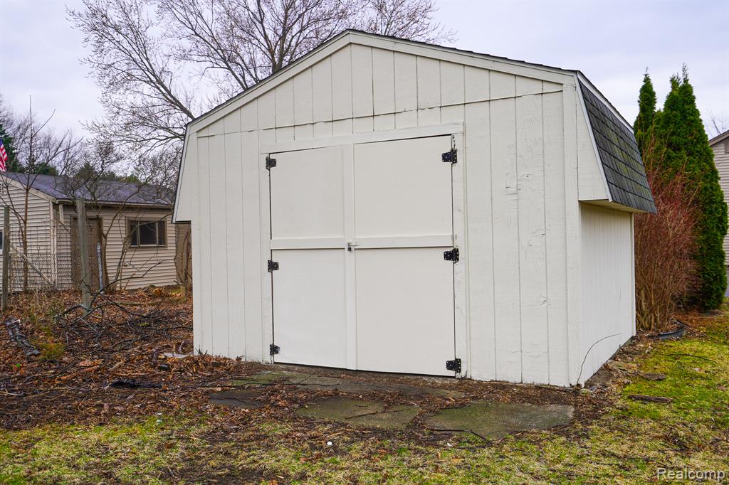 46985 Heydenreich Road, Macomb, MI 48044 — Photo 8