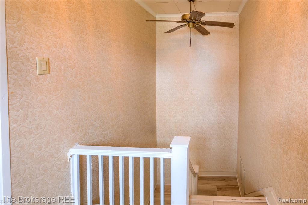 203 Sawyer Street, Grand Blanc, MI 48439 — Photo 32