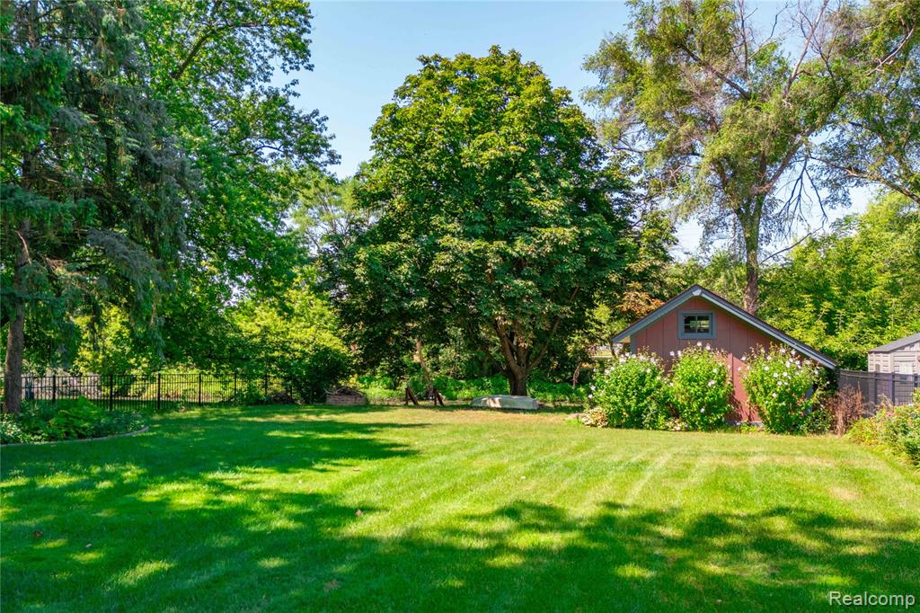 472 Riverside Drive, Wyandotte, MI 48192 — Photo 42