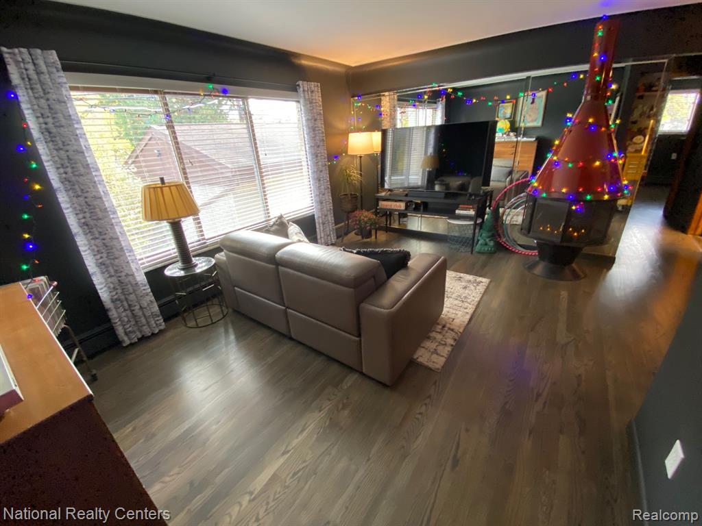 995 N Cass Lake Road, 237, Waterford, MI 48328 — front exterior