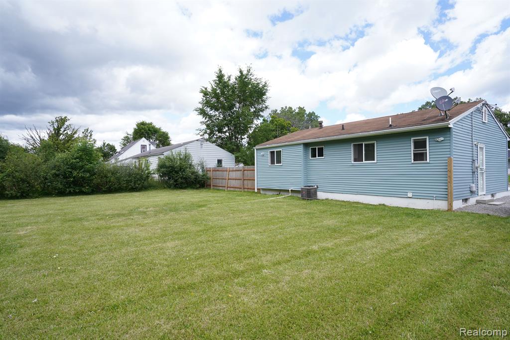 5383 NASSER Street, Flint, MI 48505 — Photo 9