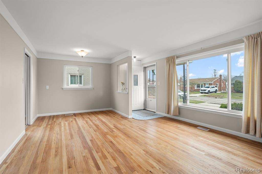 8531 BLACKBURN Drive, Westland, MI — Photo 3