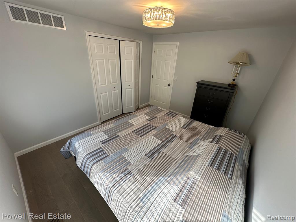 27129 FARMBROOK VILLA Drive, Southfield, MI 48034 — Photo 24