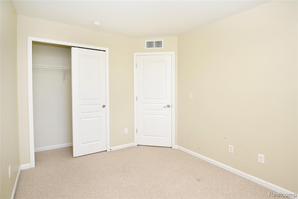 44458 Gwinnett Loop, Novi, MI — Photo 26