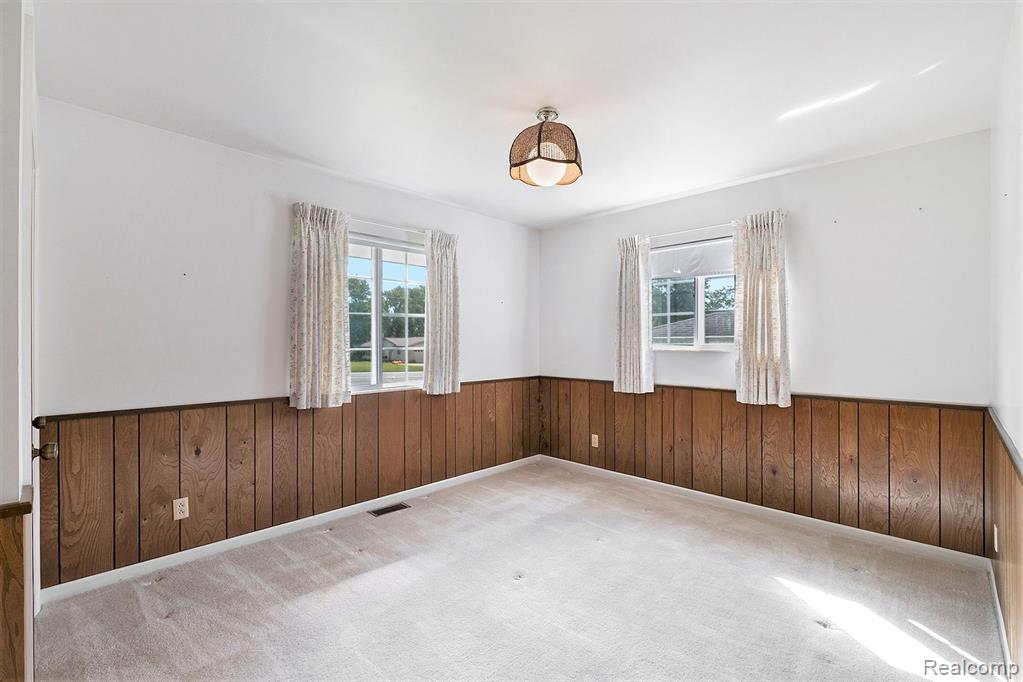 4046 S ELMS Road, Swartz Creek, MI 48473 — Photo 10