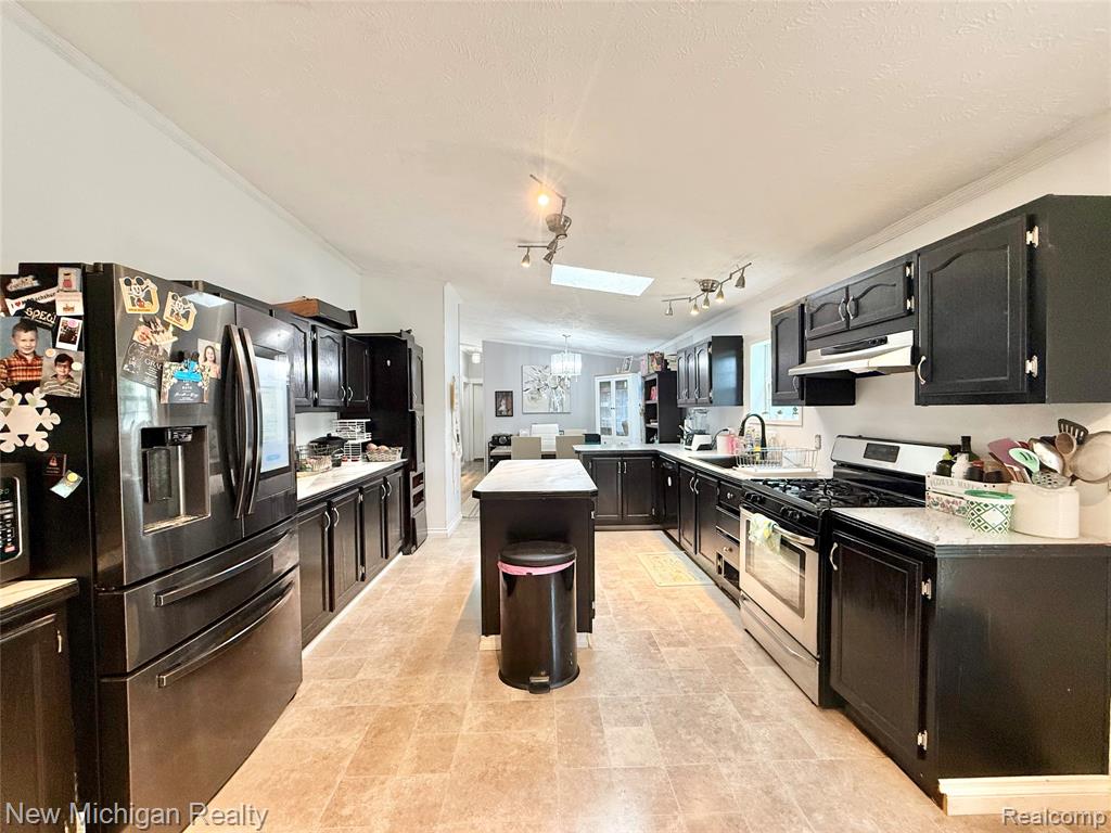 2245 Webber Avenue, Burton, MI 48529 — Photo 12