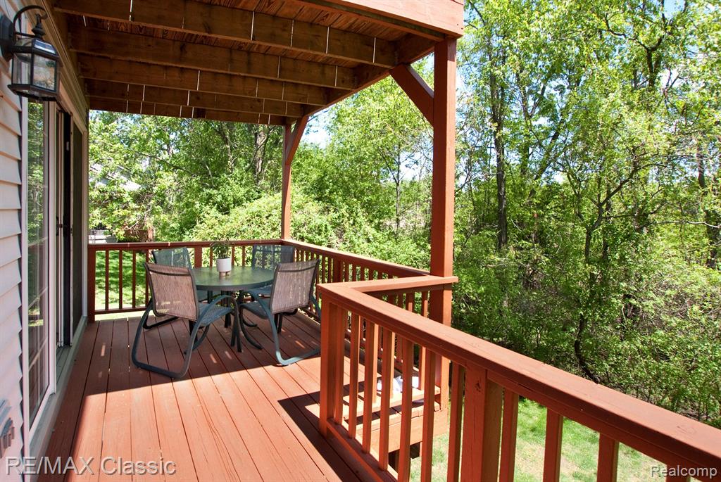 587 Winwood Circle, 20, Walled Lake, MI 48390 — Photo 37