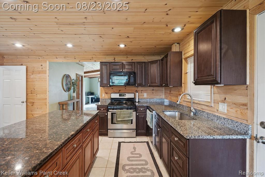583 Market Street, Algonac, MI 48001 — Photo 11