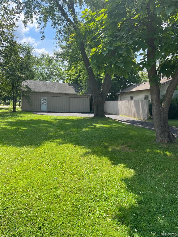 32 EAST Street, Oxford, MI 48371 — Photo 3
