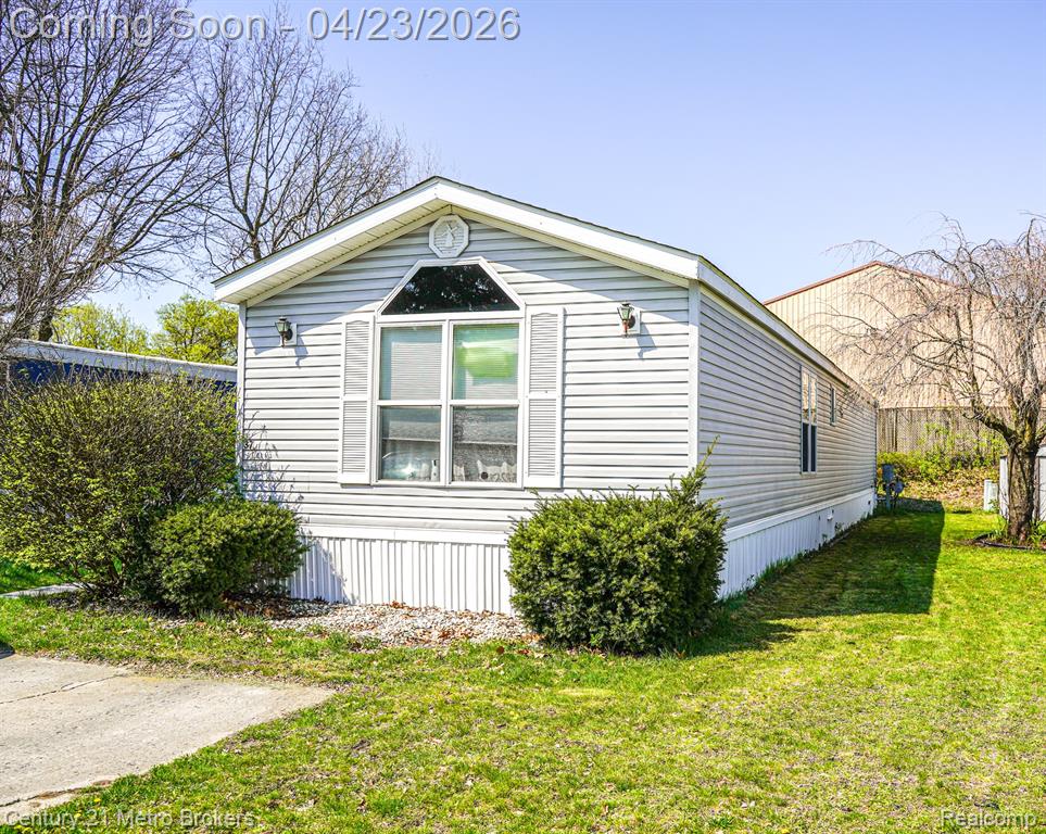 831 N Pontiac Trail, 37, Walled Lake, MI 48390 — front exterior