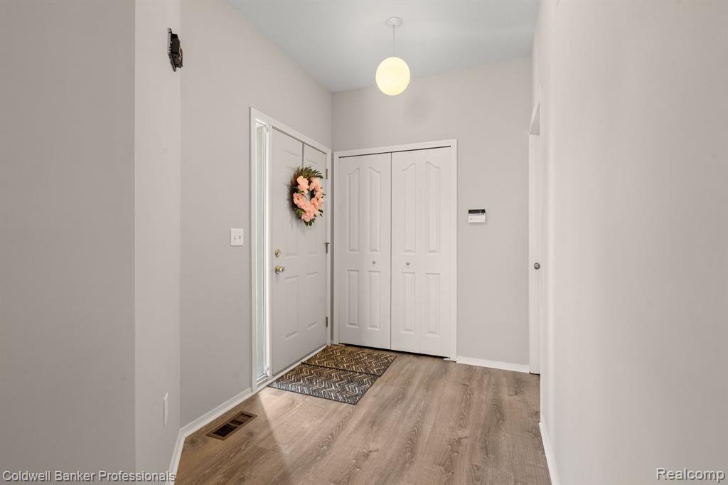 6769 QUAIL RUN Circle N, Westland, MI — Photo 17
