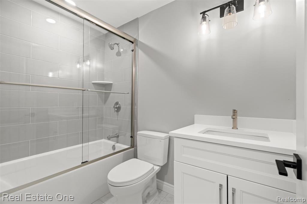 48556 Harbor Drive, Chesterfield, MI 48047 — Photo 46