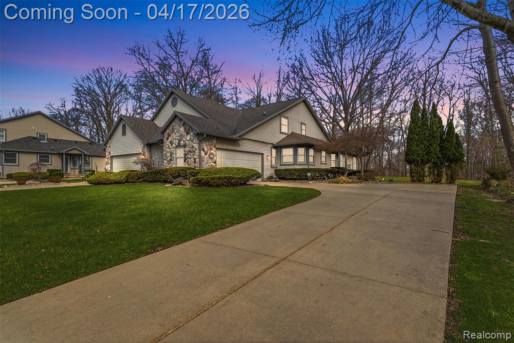 2270 Golden Pond, Fenton, MI, 48430