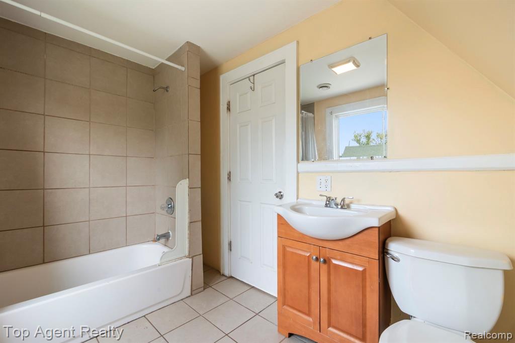 50 Henderson Street, Pontiac, MI 48341 — Photo 21
