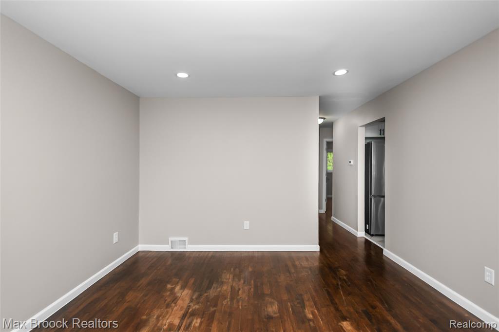 493 Luther Avenue, Pontiac, MI 48341 — Photo 16