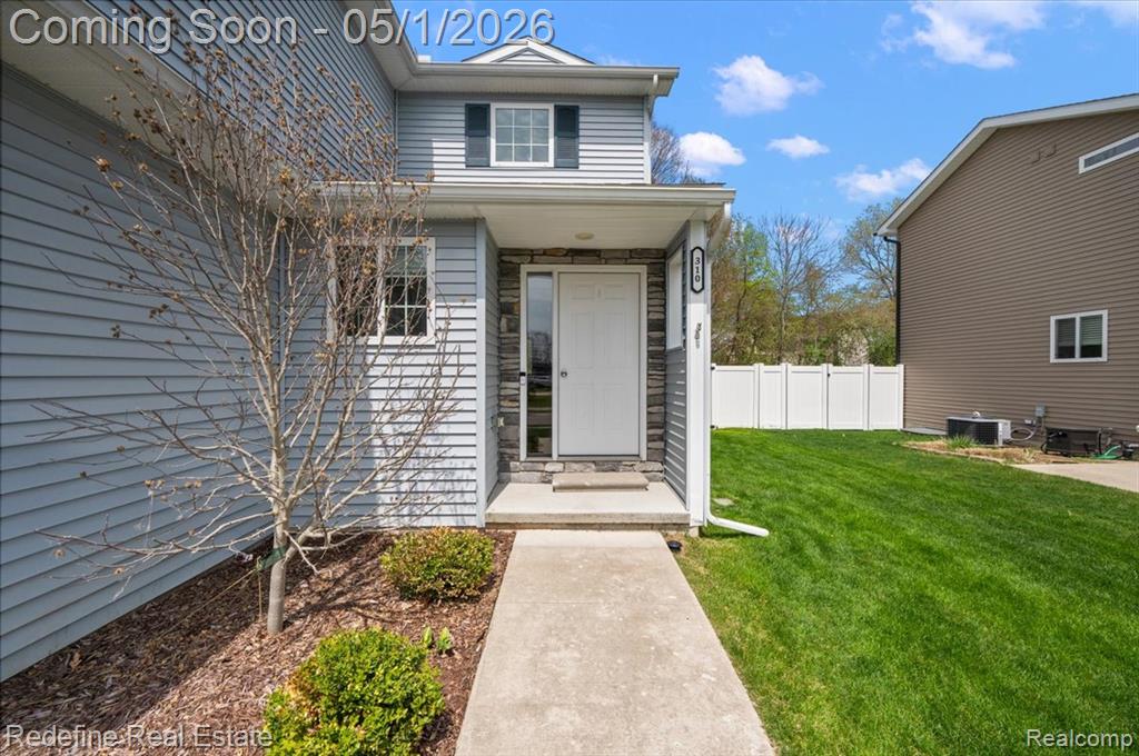 310 Fountain Park Drive, Waterford, MI 48327 — Photo 4
