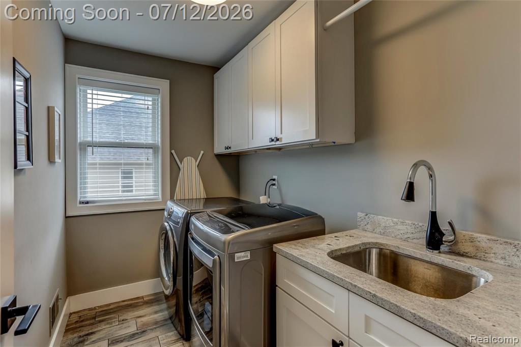 10486 Stoney Point Drive, South Lyon, MI 48178 — Photo 8