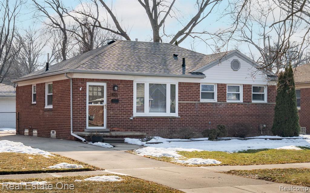 421 W Sunnybrook Drive, Royal Oak, MI 48073 — Photo 41