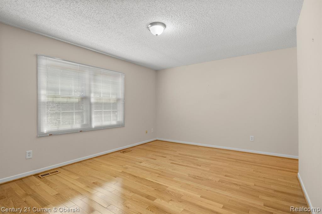 41665 CHARLESTON Lane, Novi, MI 48377 — Photo 30